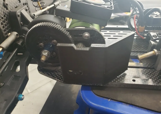 SPUR AND MOTOR ROCK GUARD