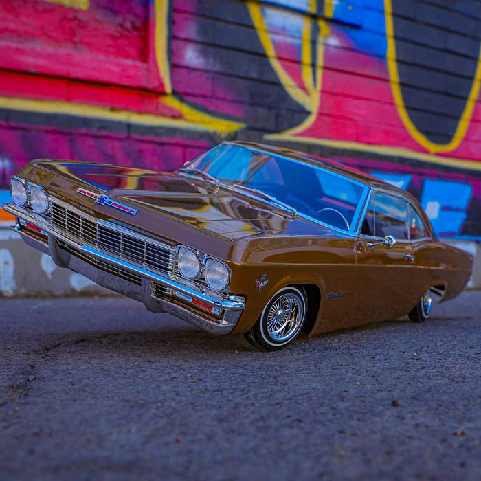 1:10 1965 Chevrolet Impala Hopping Lowrider Root Beer