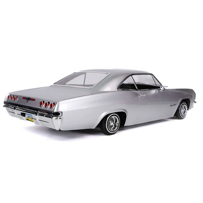 1:10 1965 Chevrolet Impala Hopping Lowrider Silver