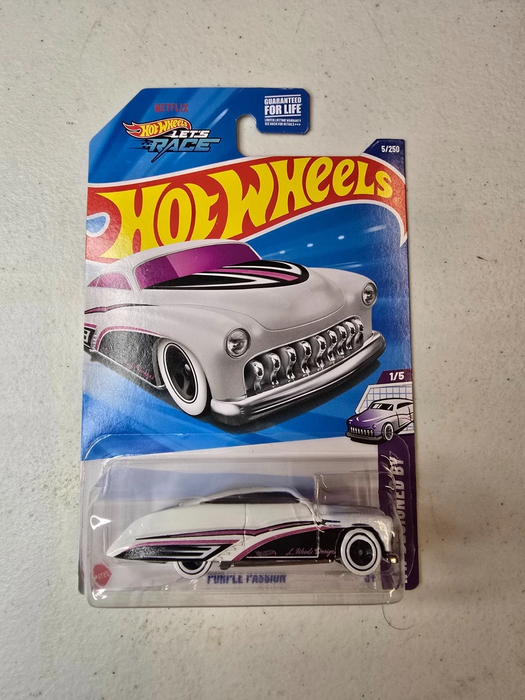 HOT WHEELS HW DESIGNED BY SERIES PURPLE PASSION IN WHITE #1/5 OR #5/250