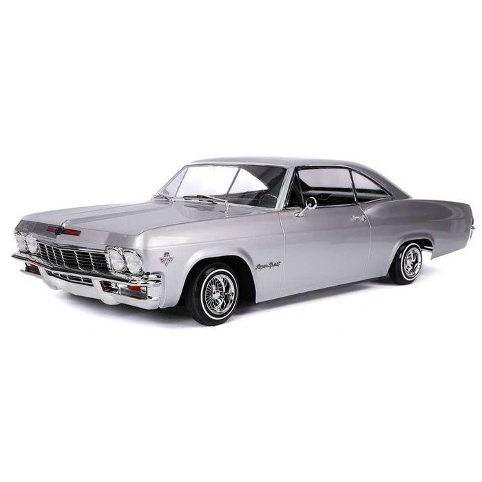 1:10 1965 Chevrolet Impala Hopping Lowrider Silver