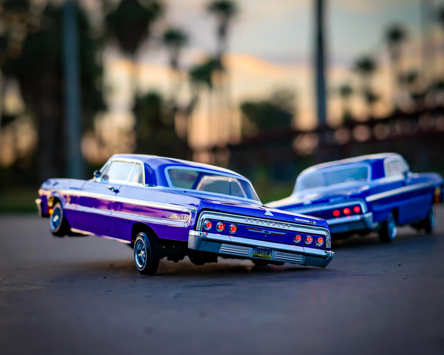 Redcat SixtyFour-18 1964 Chevrolet Impala SS 1/18 Hopping Lowrider