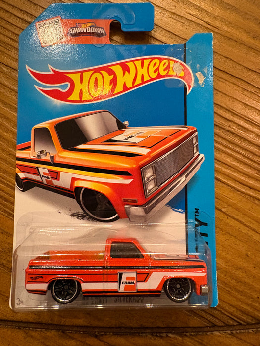 Hot Wheels - 83 Chevy Silverado Orange Fram - HW CITY 16/250