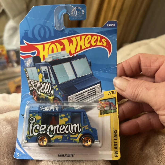 2020 Hot Wheels #115 HW Art Cars 7/10 QUICK BITE Ice Cream Truck T25